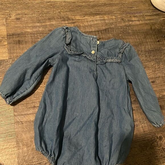 [old navy] chambray onesie BNWOT #10 - Picture 7 of 7